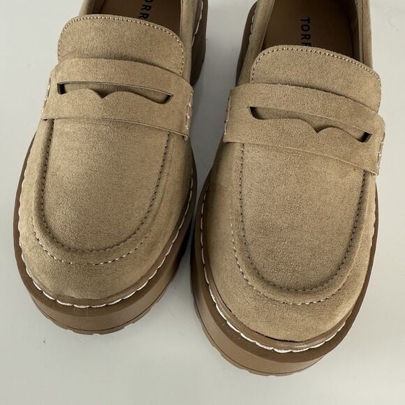 Torrid Lug Sole Penny Loafers Platform Shoes in Tan Faux Suede Women Size 7 WW - Picture 3 of 12